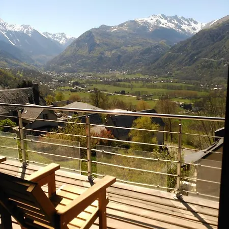 Chalé Chalet De 4 Chambres A Avec Magnifique Vue Sur La Montagne Jardin Amenage Et Wifi A 3 Km Des Pistes *