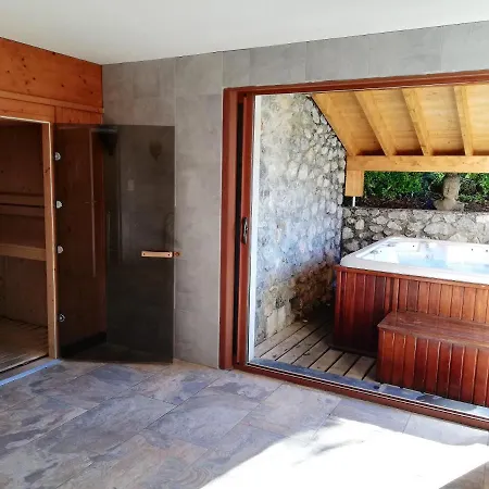 Chalé Chalet De 4 Chambres A Avec Magnifique Vue Sur La Montagne Jardin Amenage Et Wifi A 3 Km Des Pistes