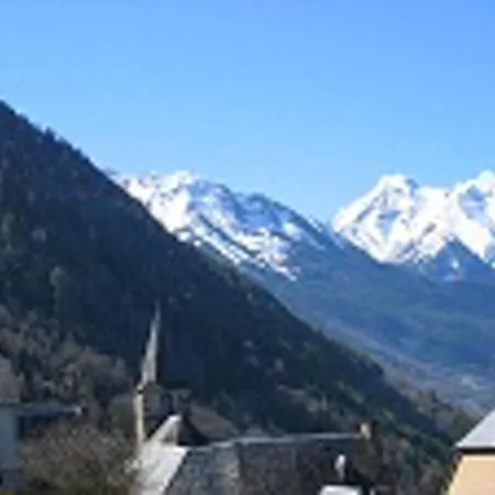 Chalet De 4 Chambres A Avec Magnifique Vue Sur La Montagne Jardin Amenage Et Wifi A 3 Km Des Pistes *