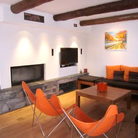 Chalet De 4 Chambres A Avec Magnifique Vue Sur La Montagne Jardin Amenage Et Wifi A 3 Km Des Pistes *