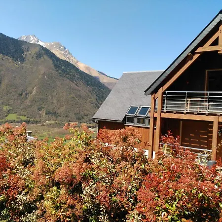 Chalet De 4 Chambres A Avec Magnifique Vue Sur La Montagne Jardin Amenage Et Wifi A 3 Km Des Pistes *