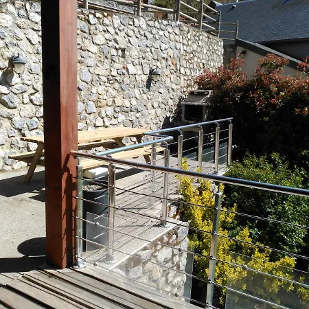 Chalet De 4 Chambres A Avec Magnifique Vue Sur La Montagne Jardin Amenage Et Wifi A 3 Km Des Pistes