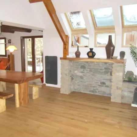 샬레 Chalet De 4 Chambres A Avec Magnifique Vue Sur La Montagne Jardin Amenage Et Wifi A 3 Km Des Pistes
