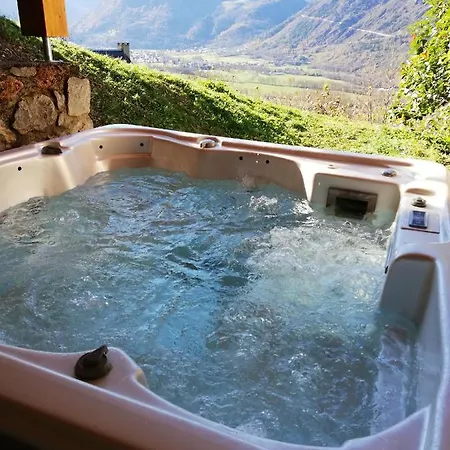 Chalet De 4 Chambres A Avec Magnifique Vue Sur La Montagne Jardin Amenage Et Wifi A 3 Km Des Pistes 샬레