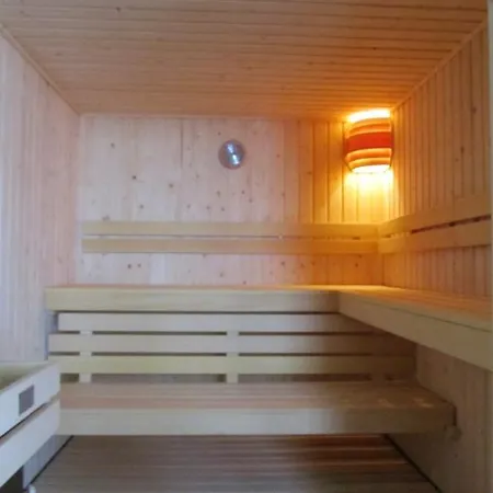 Chalet De 4 Chambres A Avec Magnifique Vue Sur La Montagne Jardin Amenage Et Wifi A 3 Km Des Pistes * Camparan